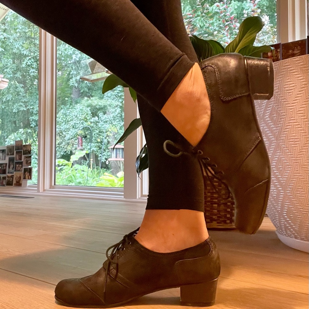 733. Blake Scott Black Laced Shoes